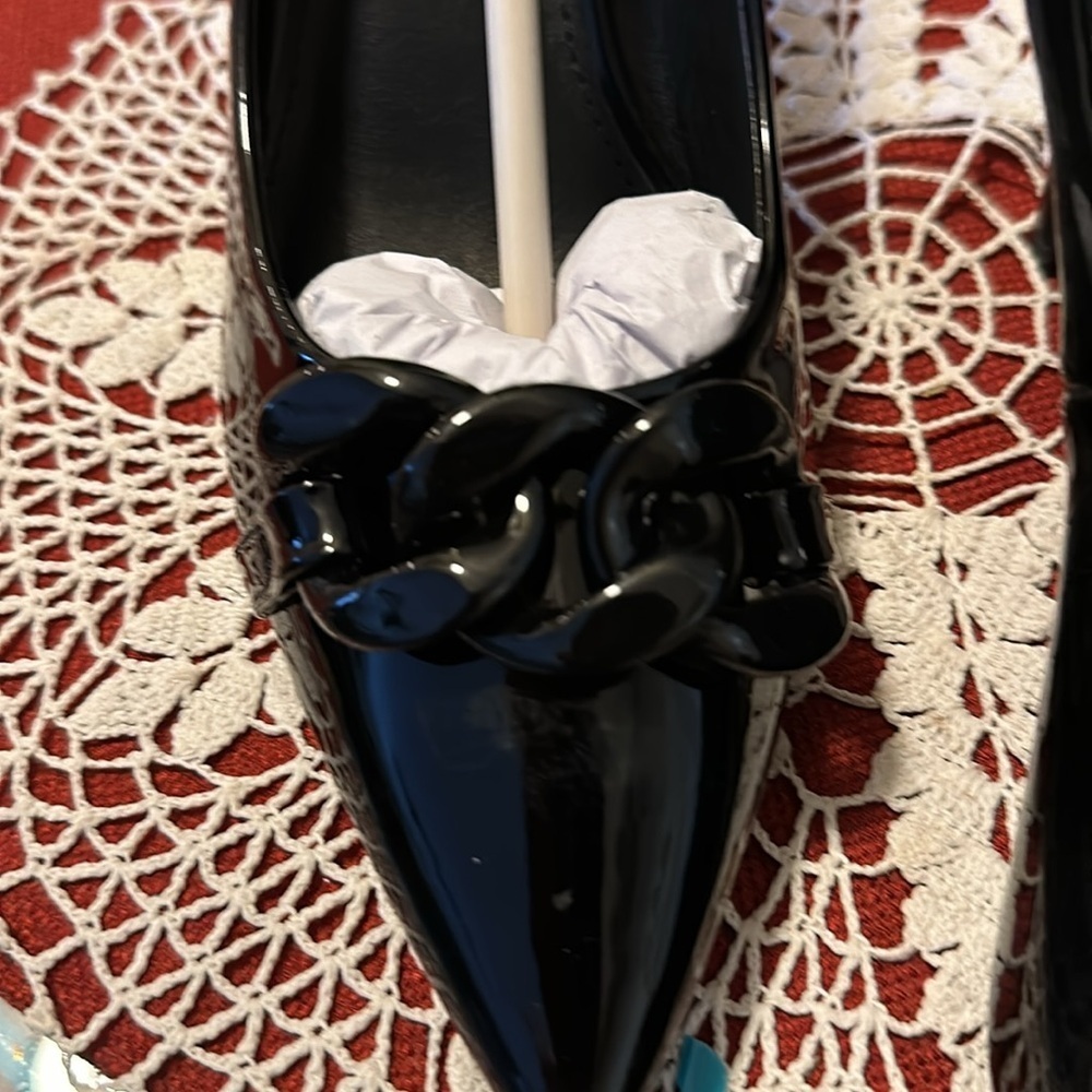 New in box black heels with detailing across toe area - Picture 3 of 4